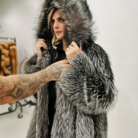 Backstage from filming for the kN Furs catalog in Kastoria - изображение 1074